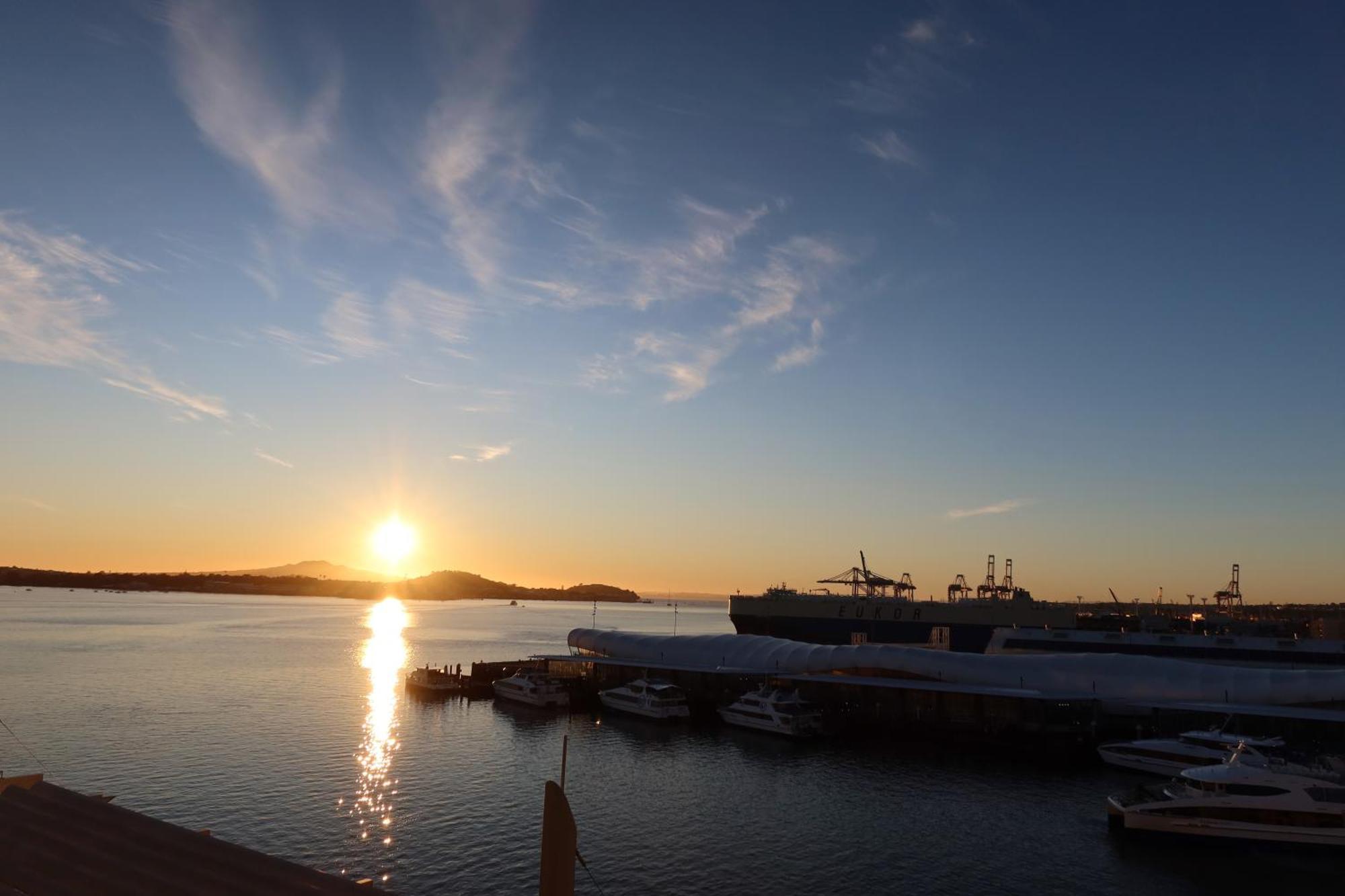 Penthouse Apartment With Stunning Harbour Views โอ๊คแลนด์ ภายนอก รูปภาพ
