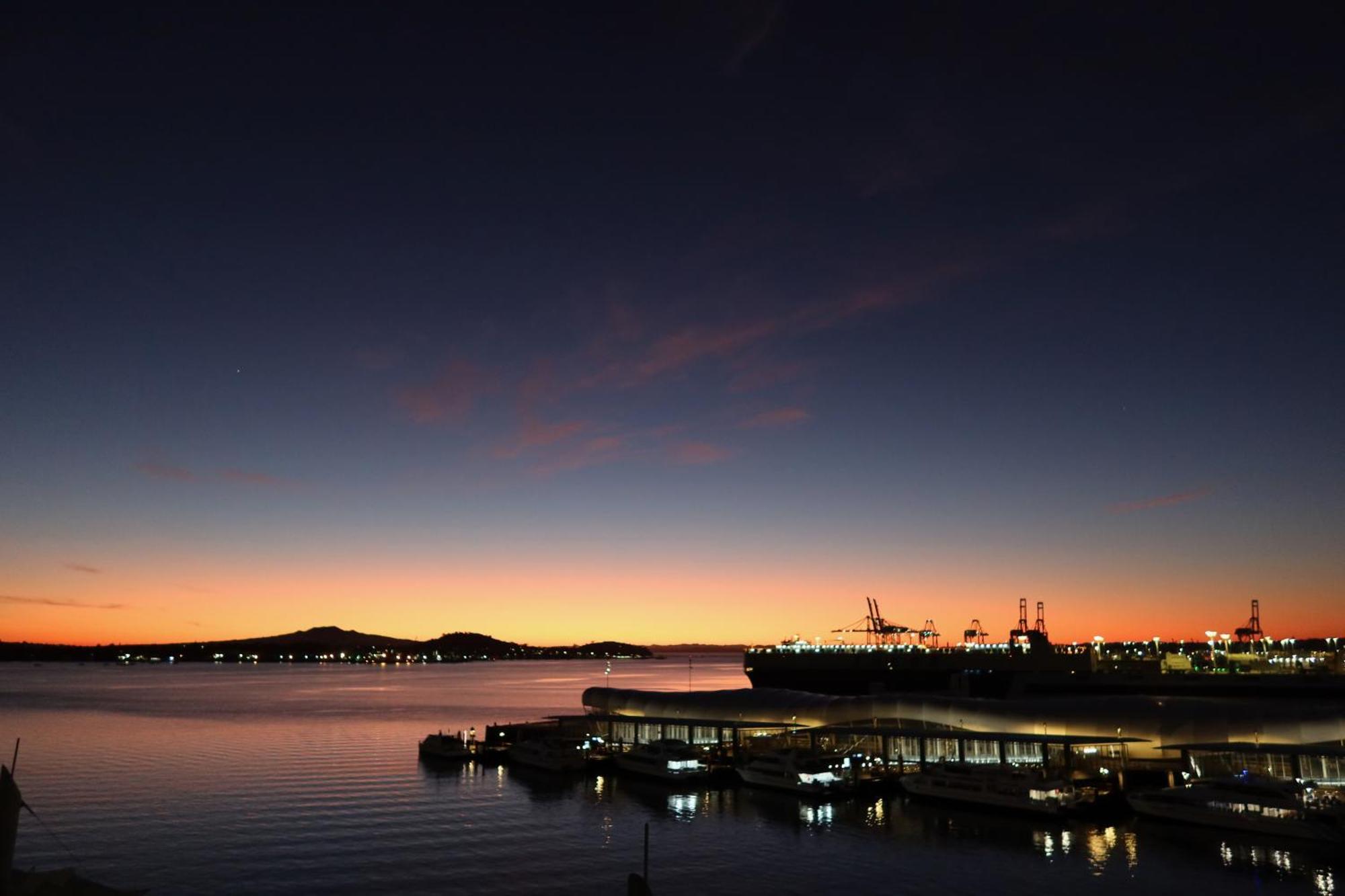 Penthouse Apartment With Stunning Harbour Views โอ๊คแลนด์ ภายนอก รูปภาพ