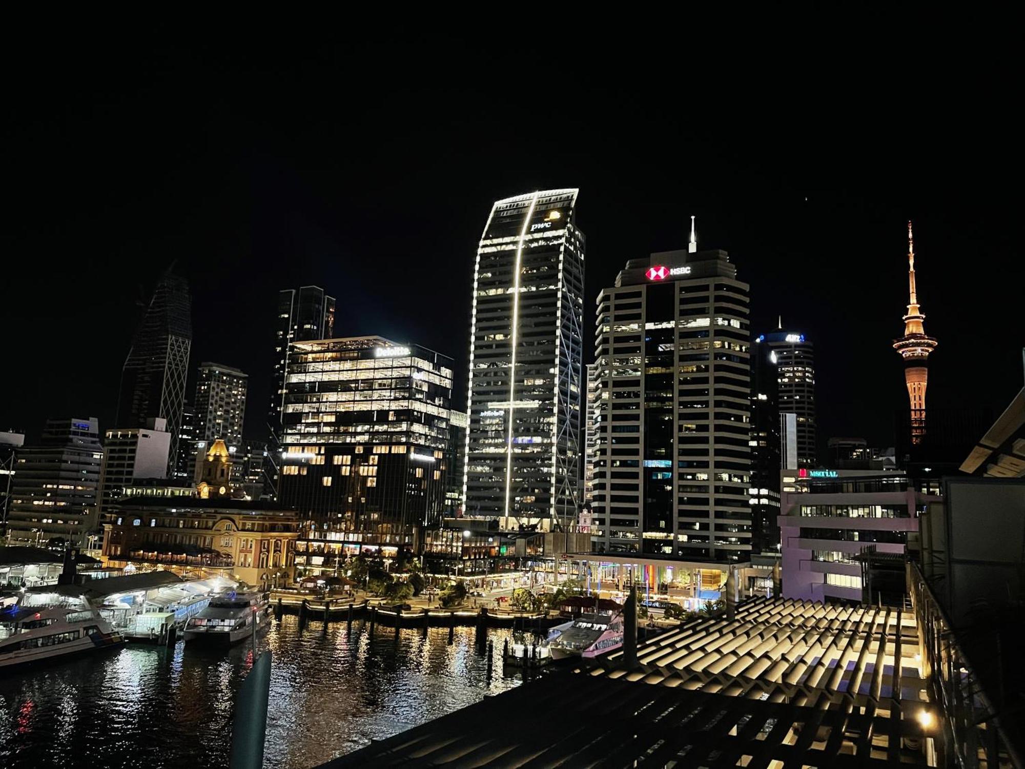 Penthouse Apartment With Stunning Harbour Views โอ๊คแลนด์ ภายนอก รูปภาพ