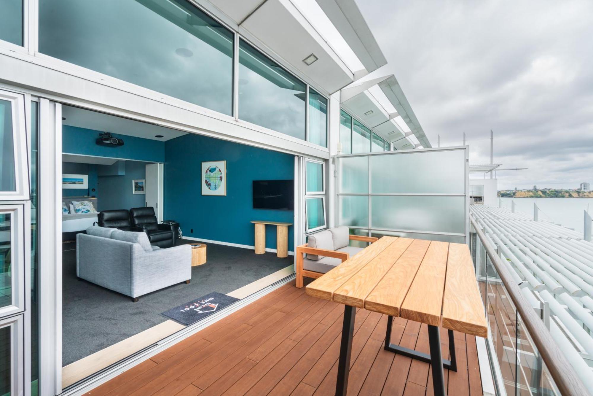Penthouse Apartment With Stunning Harbour Views โอ๊คแลนด์ ภายนอก รูปภาพ