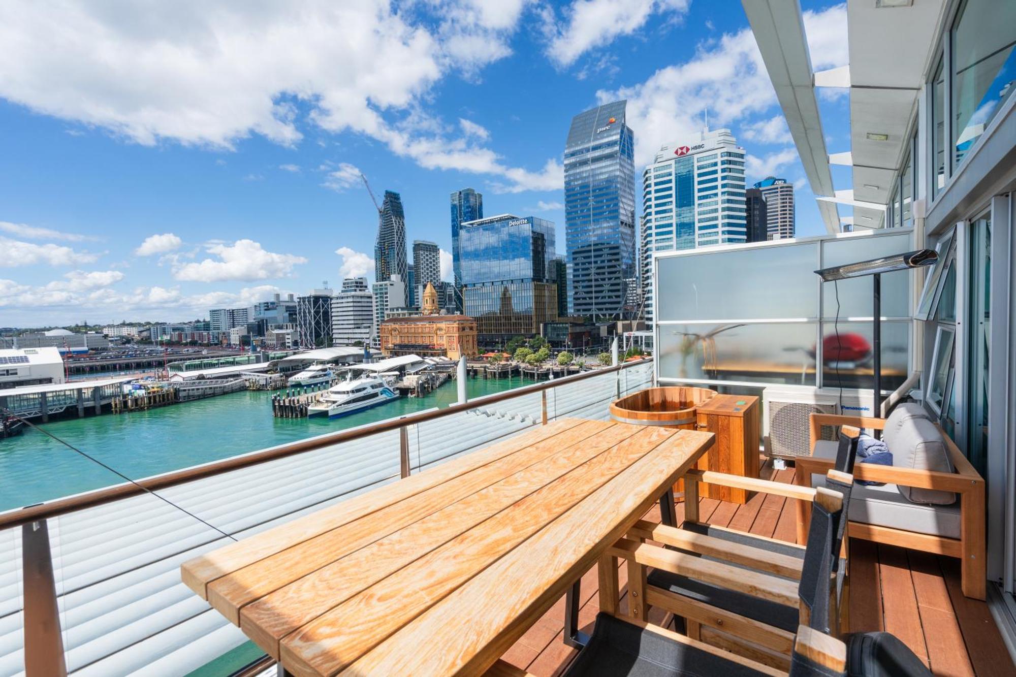 Penthouse Apartment With Stunning Harbour Views โอ๊คแลนด์ ภายนอก รูปภาพ